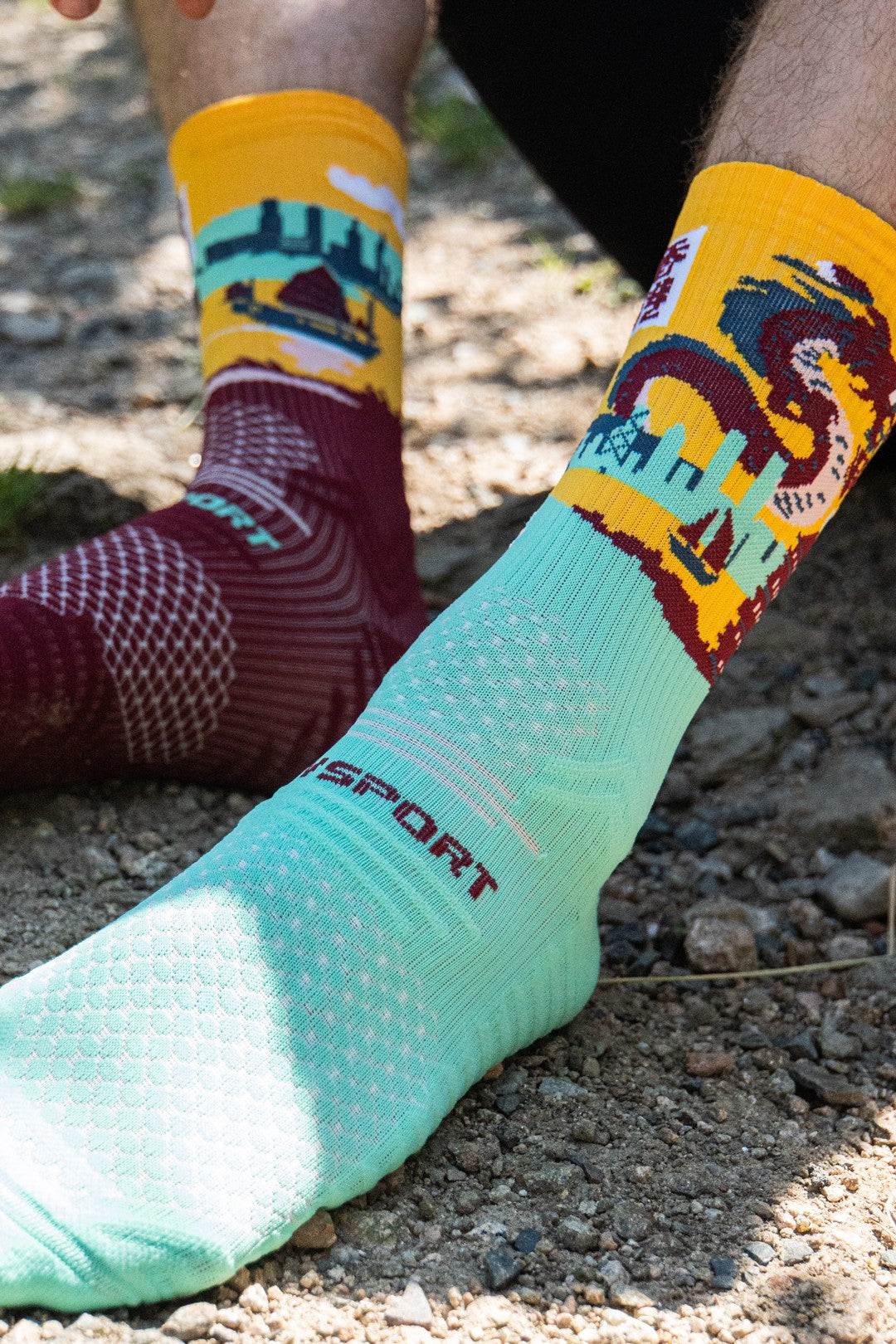 Chaussettes trail Hong Kong – Courez avec style et fun | DBDB x BV Sport